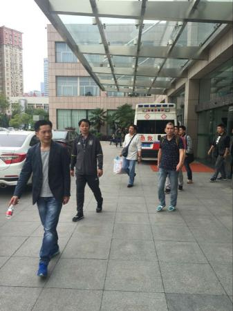 参观中南医院.jpg