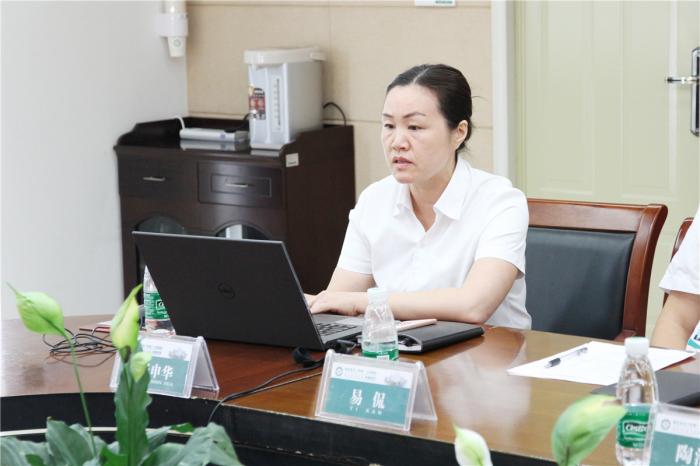 05 生殖医学科张申华主任汇报医院开展夫精人工授精技术情况.jpg