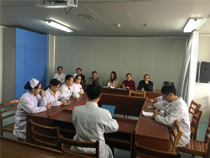 004 督查组参加教学查房.jpg