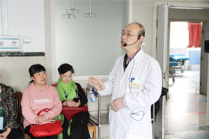 参观消化内镜室.jpg
