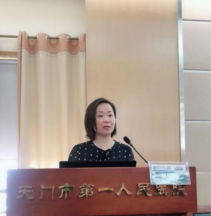 06同济医院屈晓玲护士长授课.jpg