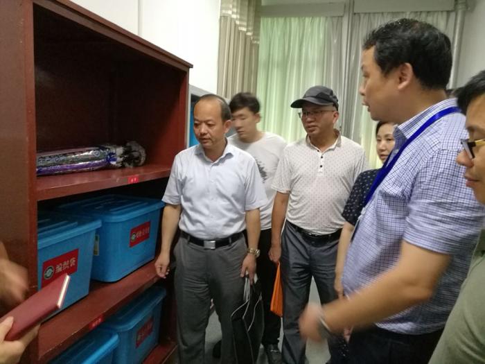 2专家组查看应急物资库_副本.jpg