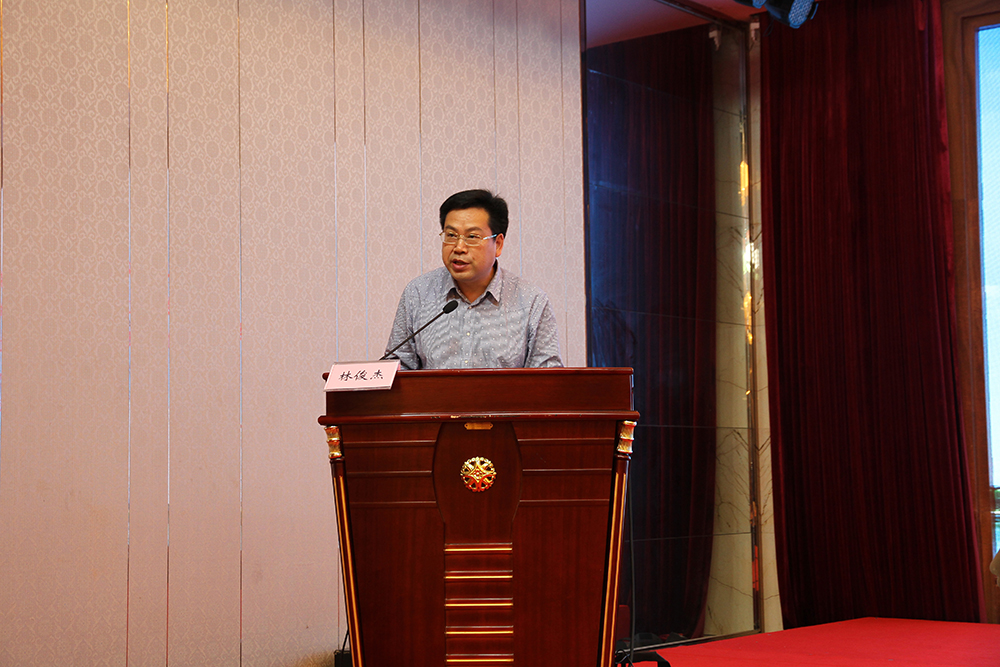 5.湖北省卫健委科教处处长林俊杰致辞.JPG