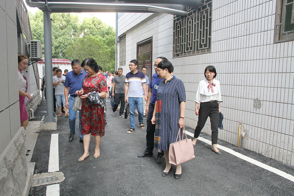 6.现场实地考察.JPG
