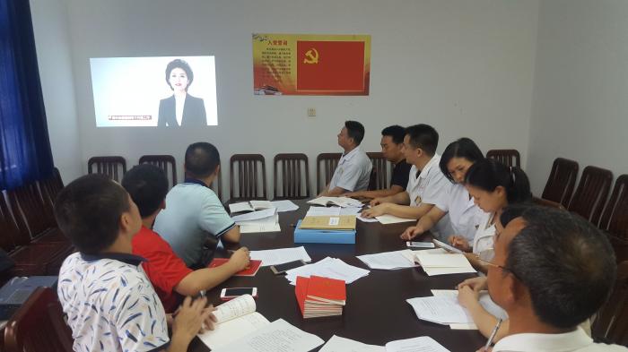 药械支部开展党日活动