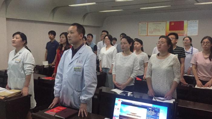 门诊一支部开展党日活动