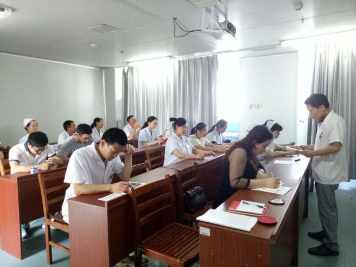 内科一支部党日活动.jpg