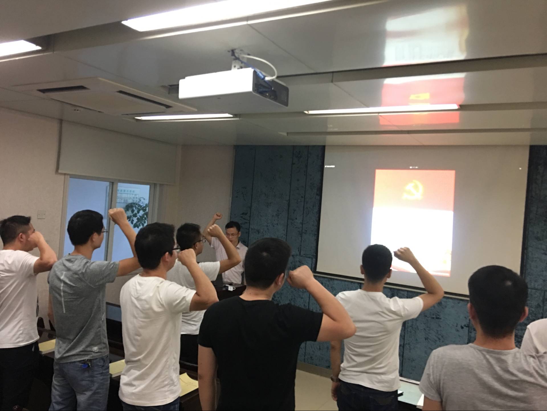 外科二支部8月1.jpg
