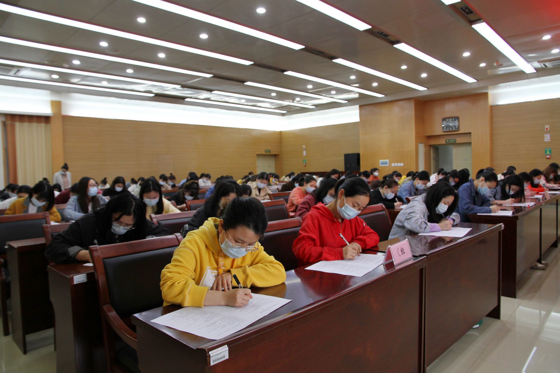 理论知识竞赛掠影 (1).JPG