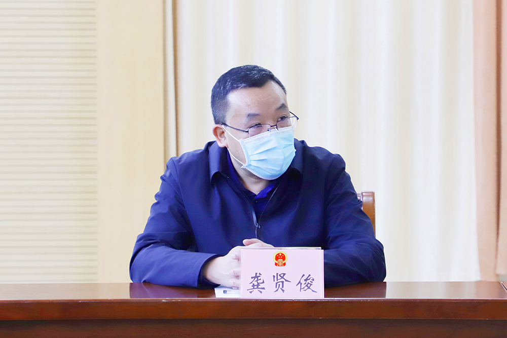 市人大常委会秘书长龚贤俊.JPG
