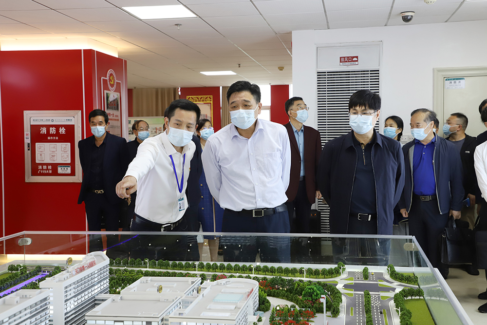 6.参观天门一医党风廉政教育基地 (1).JPG