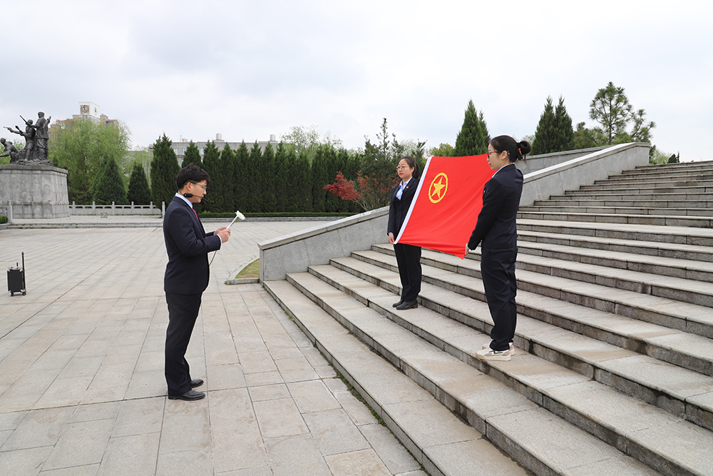 5.青年团员、入党积极分子代表诵读《强国有我》.JPG