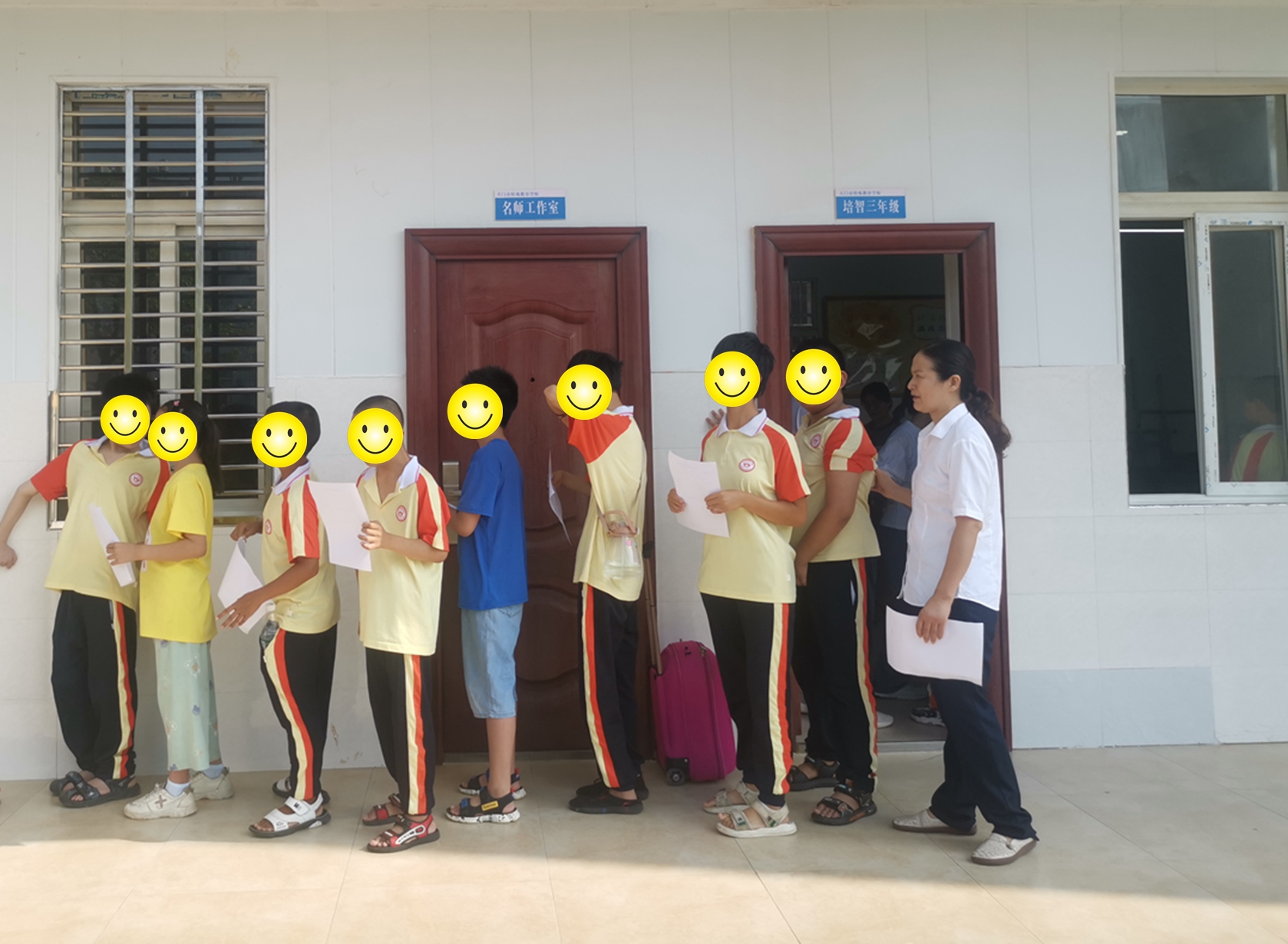 排队_090453_副本.jpg