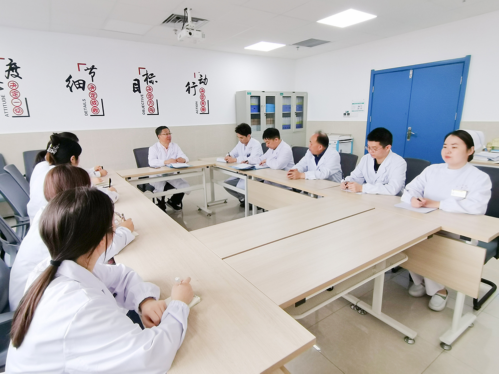 交流座谈.jpg