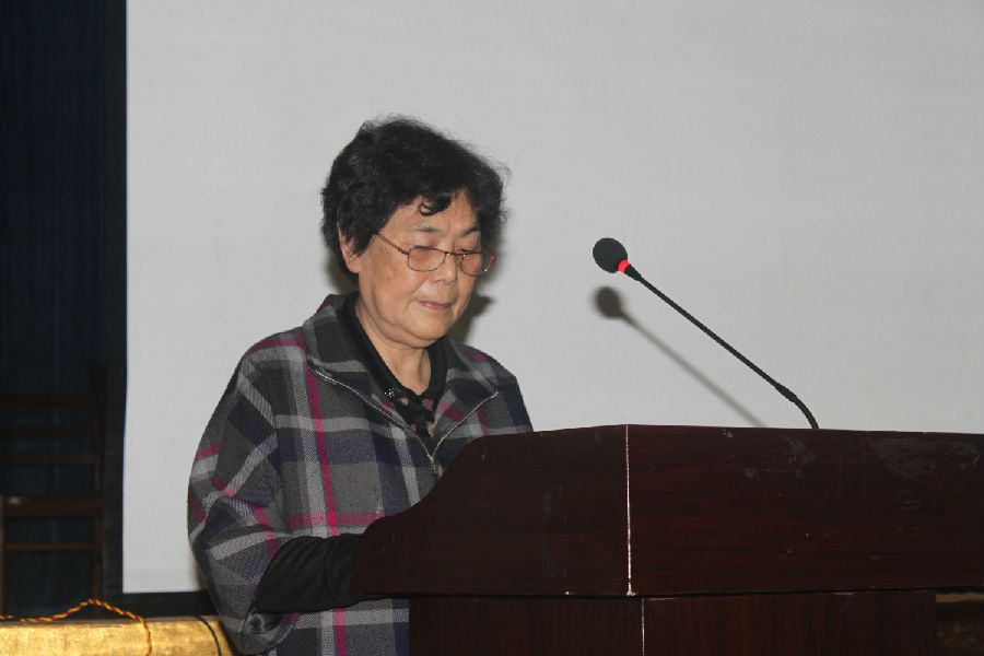 1 退休院领导代表:倪明霞作演讲.jpg