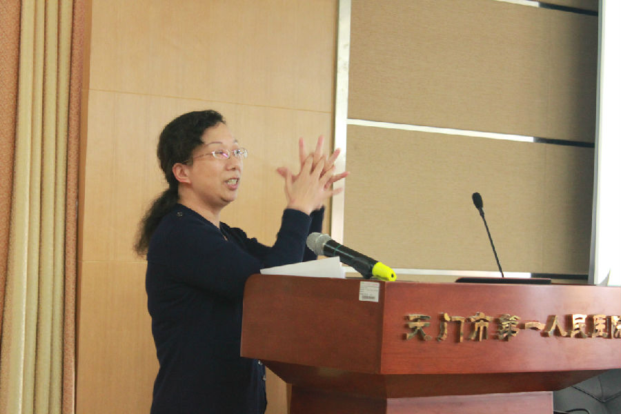 院感科副科长徐逸鸣进行院感知识讲座