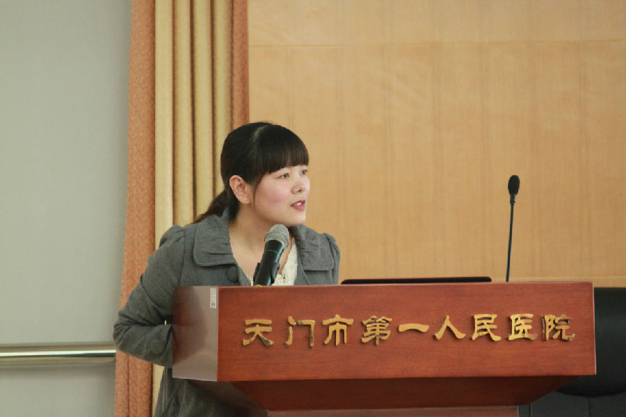 耳鼻喉护士长黄芳进行心肺复苏知识讲座